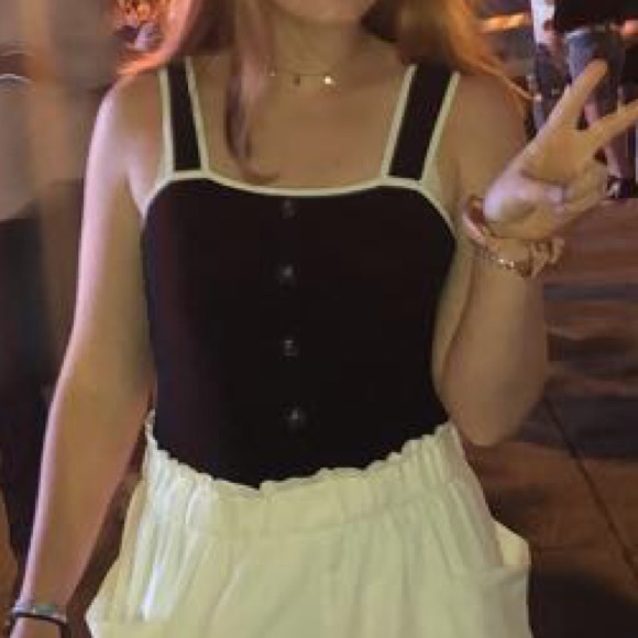 Black Buttoned Tank Top - Picture 4 of 4